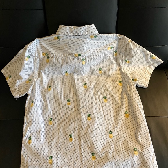 Button up t shirt - Picture 2 of 3